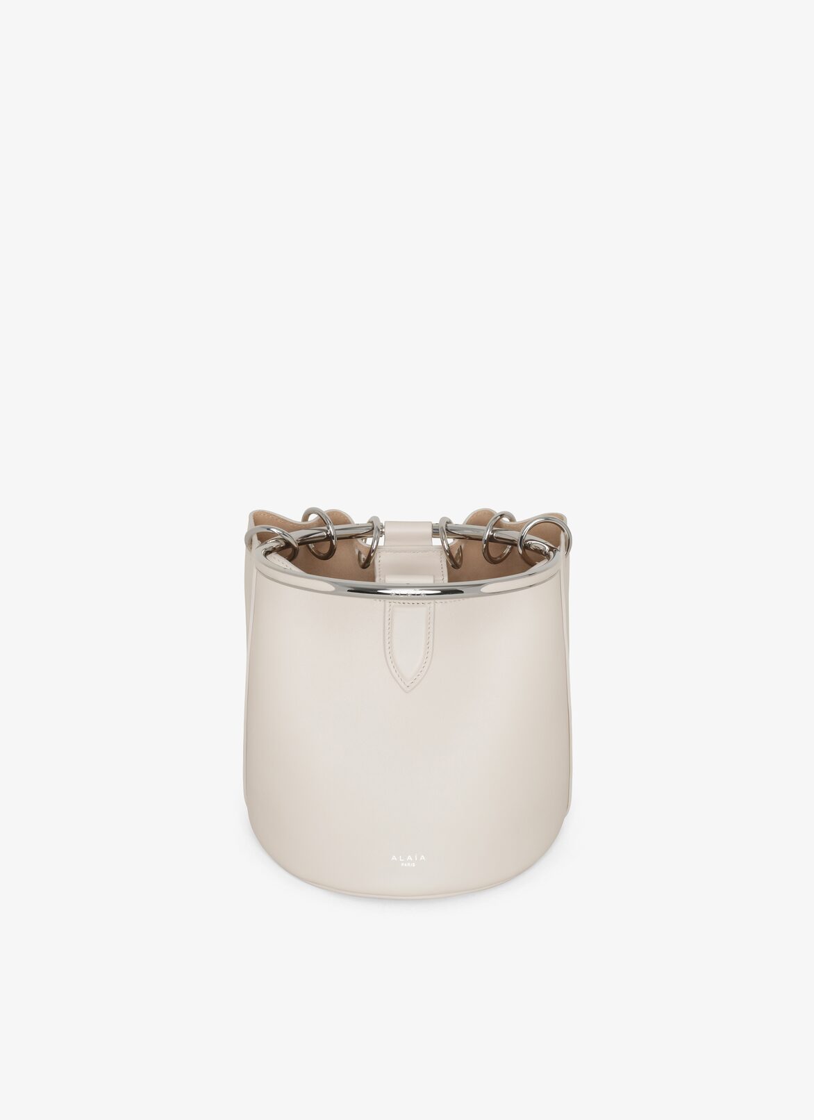 RING MEDIUM BUCKET BAG IN CALFSKIN ALAÏA IVORY RING MEDIUM BUCKET BAG IN CALFSKIN